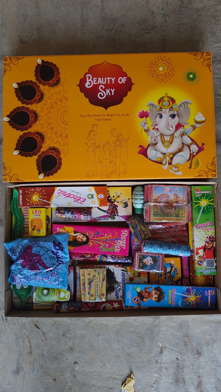 30 items Gift Box